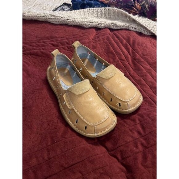 Simple Shoes - Simple Slip-On Leather Casual Shoes WOMEN'S Size 6.5 Tan